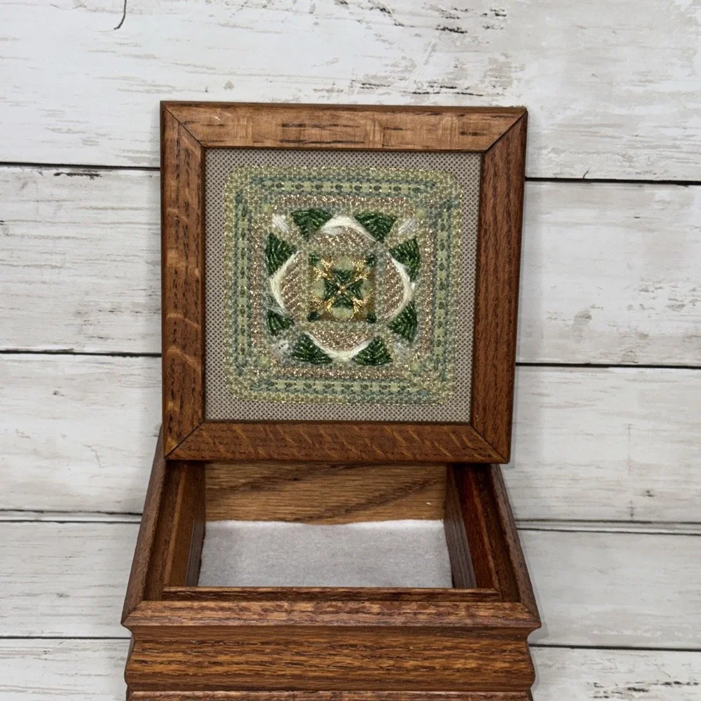 N/A vtg needlepoint